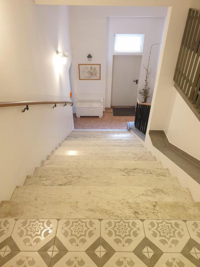 Sunny And Spacious Apartment Near City Centre Viena Exterior foto
